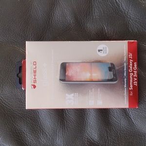 Invisible Shield Glass + Extreme Impact and Scratch Prevention